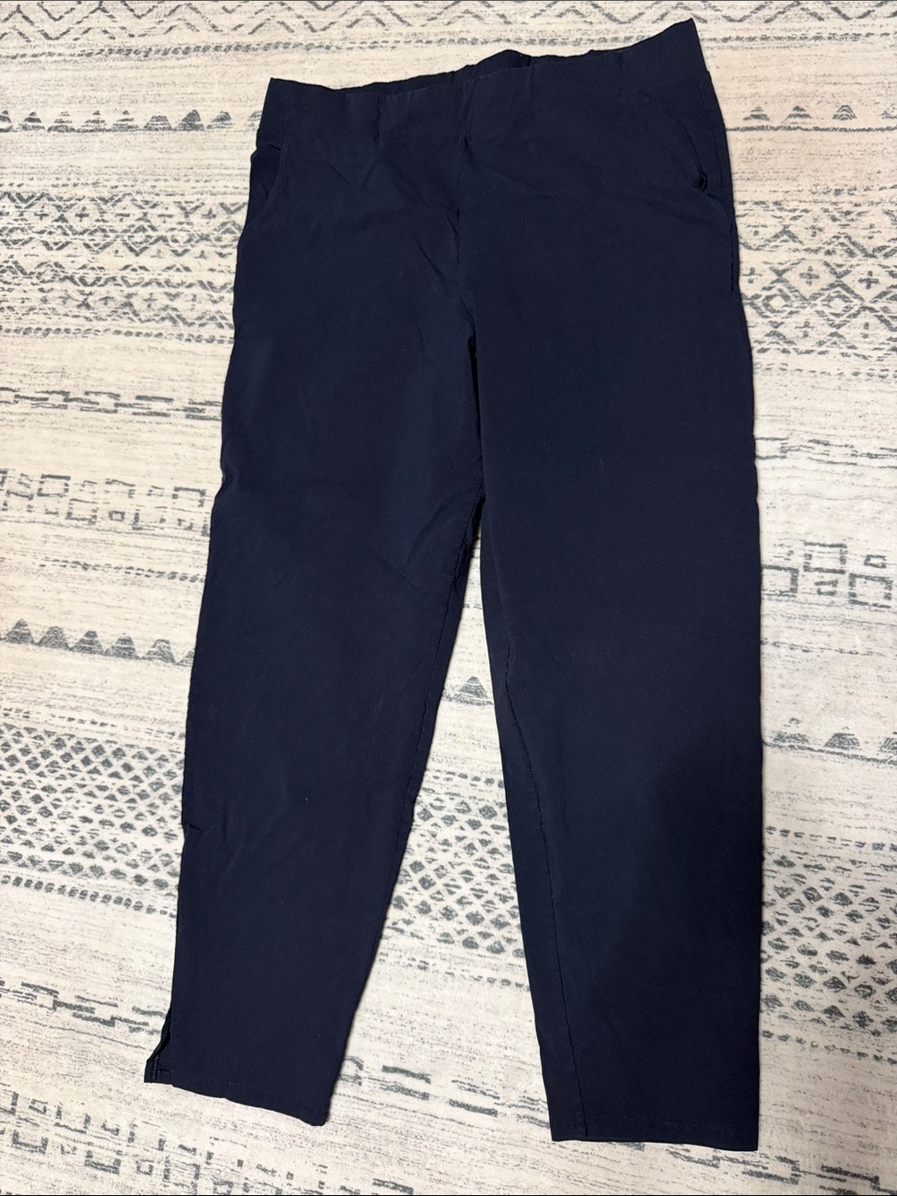 HUE Women’s Navy Pull-On Stretch Pants